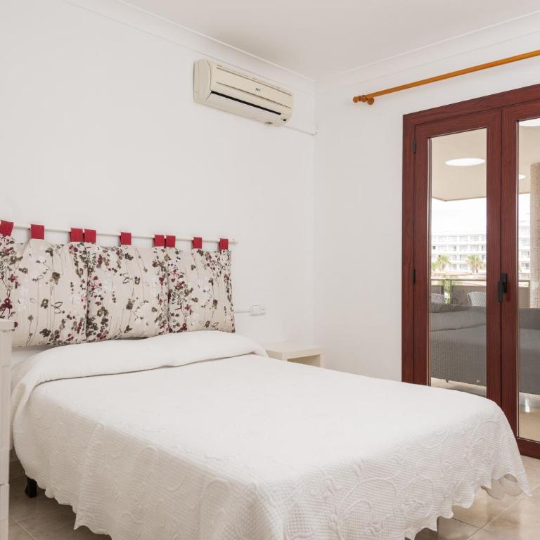 Elianto - Three-Bedroom Villa - 17