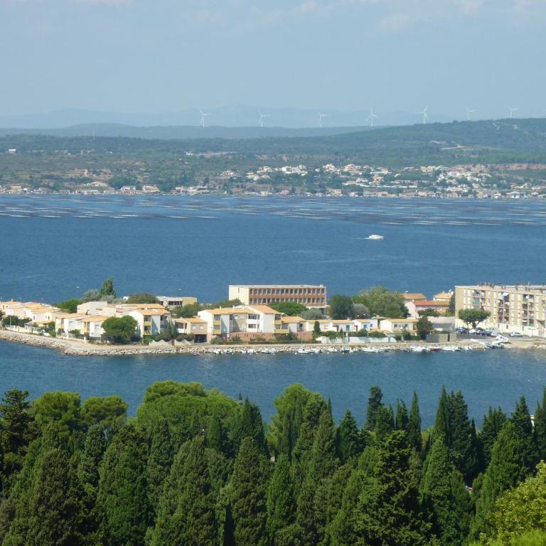 "Bien Vivre Ensemble" aux Marches du Soleil - Chambres privées chez l'habitant dans appartement partagé - Chambre Double avec Salle de Bains Commune - 39