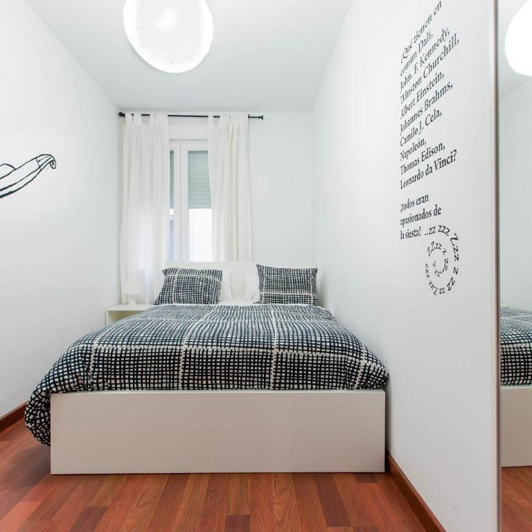 BookinMadrid - Puerta del Sol - Three-Bedroom Apartment - 18