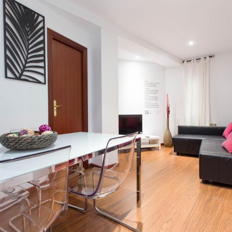 BookinMadrid - Puerta del Sol - Three-Bedroom Apartment - 19