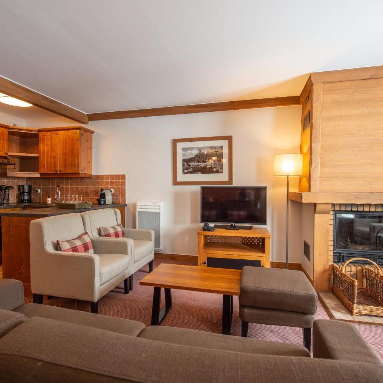 Résidence Pierre & Vacances Premium Arc 1950 Le Village - Appartement Supérieur 4 Chambres avec Balcon - Accès à la Piscine Extérieure (10 Personnes) - 2
