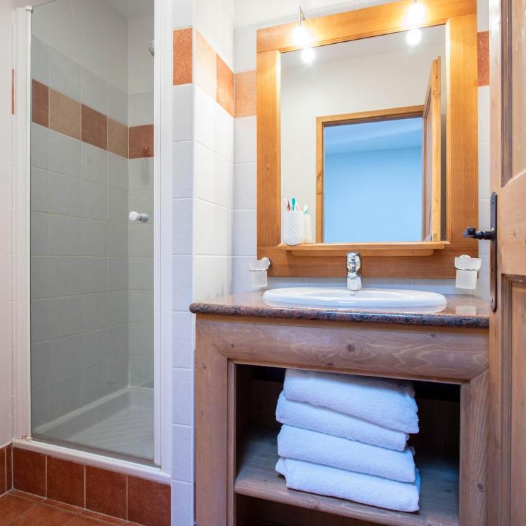 Résidence Pierre & Vacances Premium Arc 1950 Le Village - Appartement 4 Chambres - Accès à la Piscine Extérieure (10 Personnes) - 2