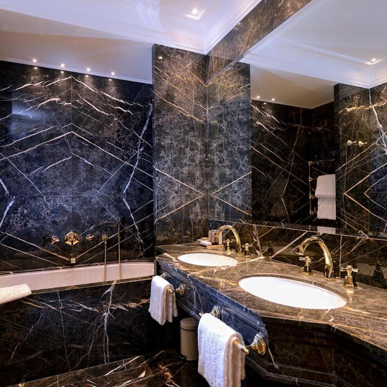Hotel Ai Reali - Small Luxury Hotels of the World - Junior Suite - 9