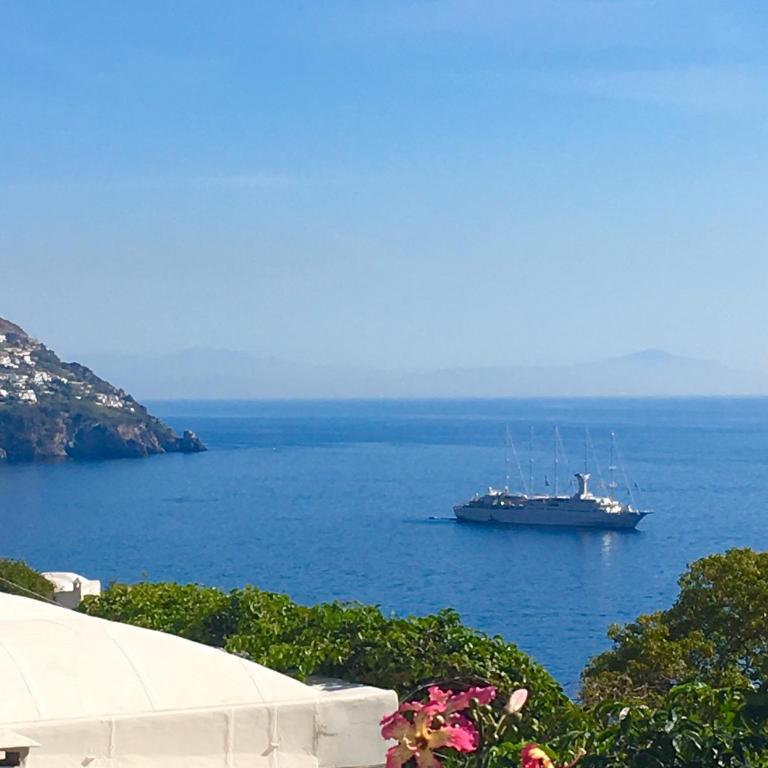 Hotel Villa Delle Palme in Positano - Camera Matrimoniale/Doppia con Letti Singoli con Balcone - 16