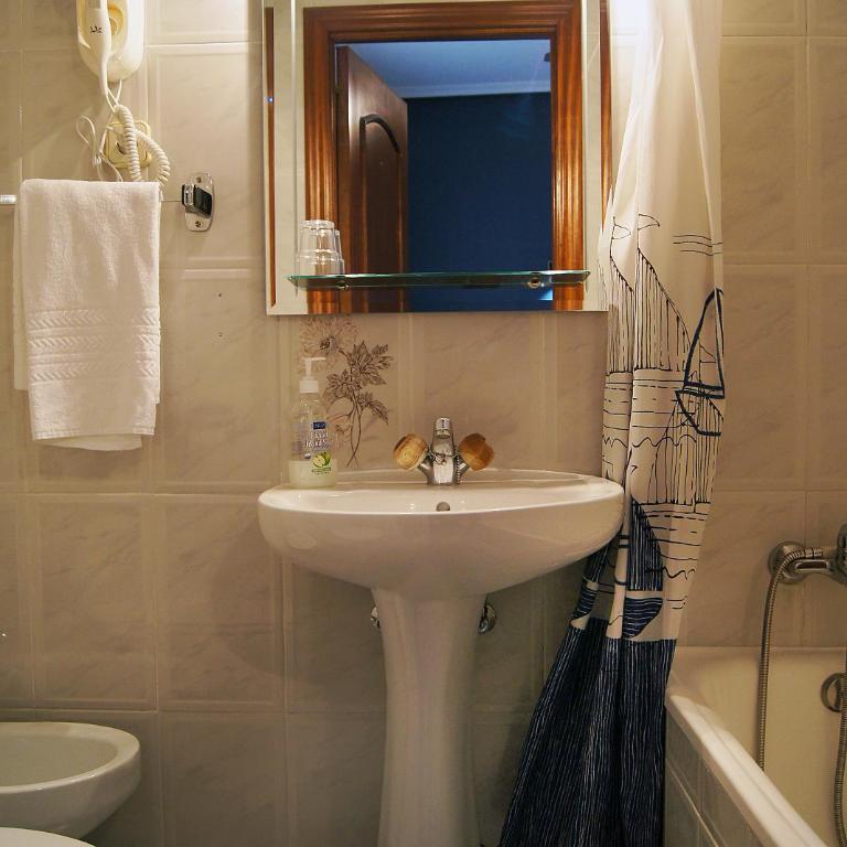 Hostal Kryse&Breogan -Madrid centro Gran Vía- - Chambre Double avec Salle de Bains Privative - 9