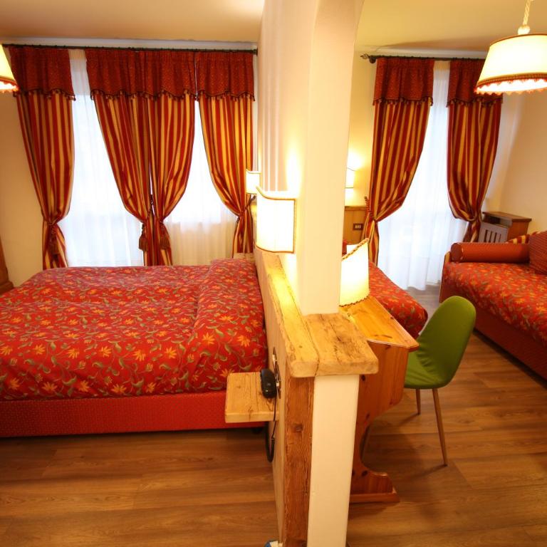Hotel Trieste - Camera Matrimoniale con Letto Supplementare - 6