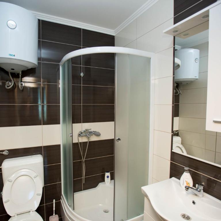 Apartmani Slađo - Deluks Dvokrevetna Soba sa Bračnim Krevetom/Zasebnim Krevetima - 16