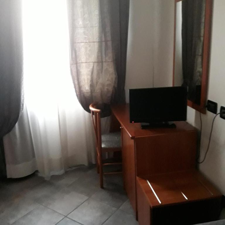 Adelphi Room & Breakfast - Camera Matrimoniale Economy con Bagno Privato - 6