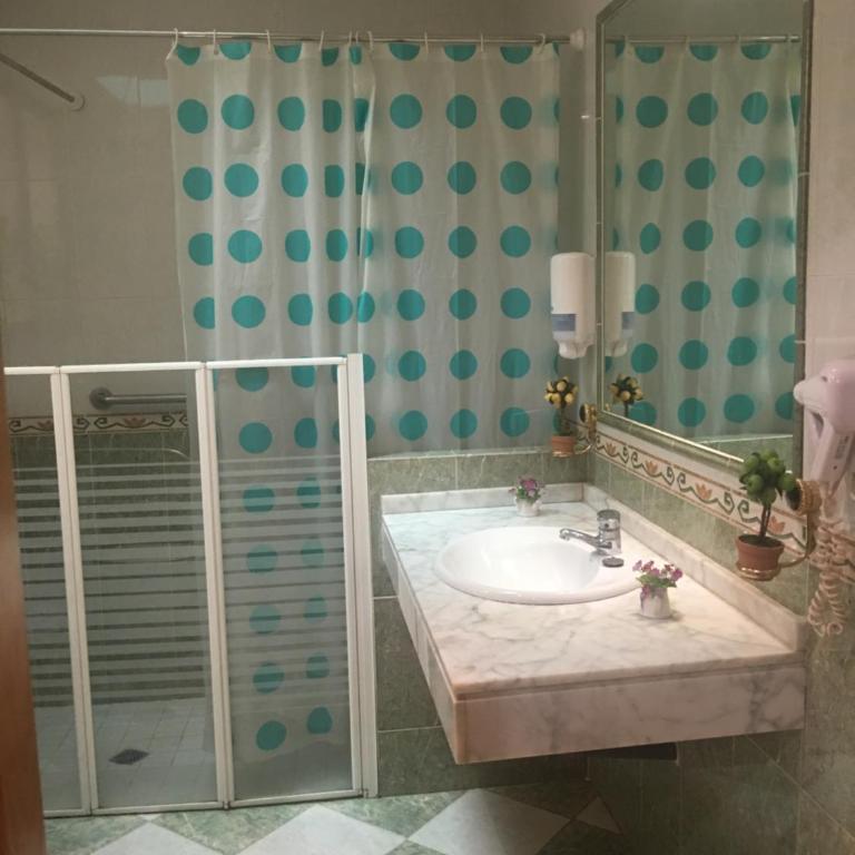 Hostal Costa Azul - Double or Twin Room - 5