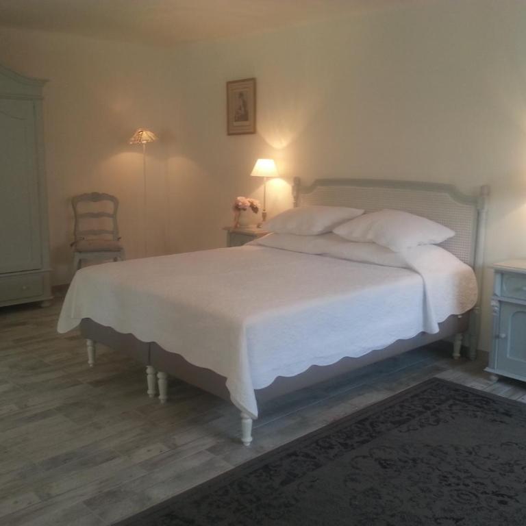 Sous le mûrier - Chambre Quadruple avec Salle de Bains Privative Séparée - 8