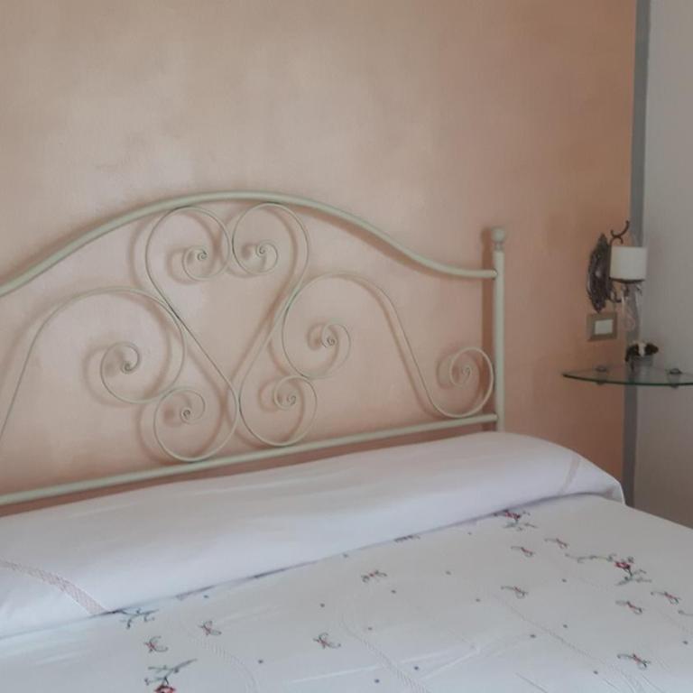 B&B La Casa sul Colle - Camera Matrimoniale con Vista Giardino - 9