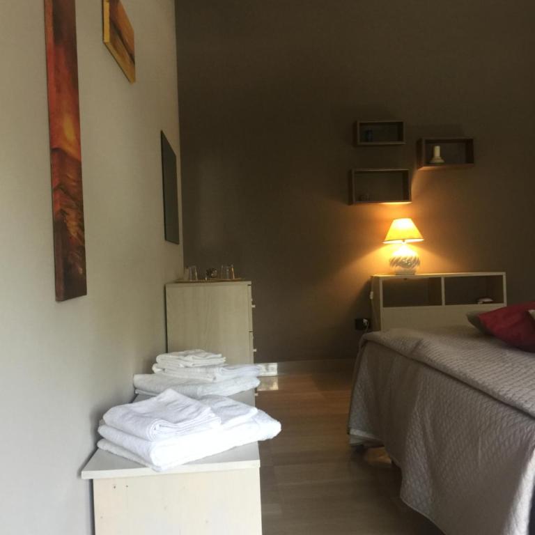 A casa di Gio - Ampia Camera Matrimoniale/Doppia con Letti Singoli - 7