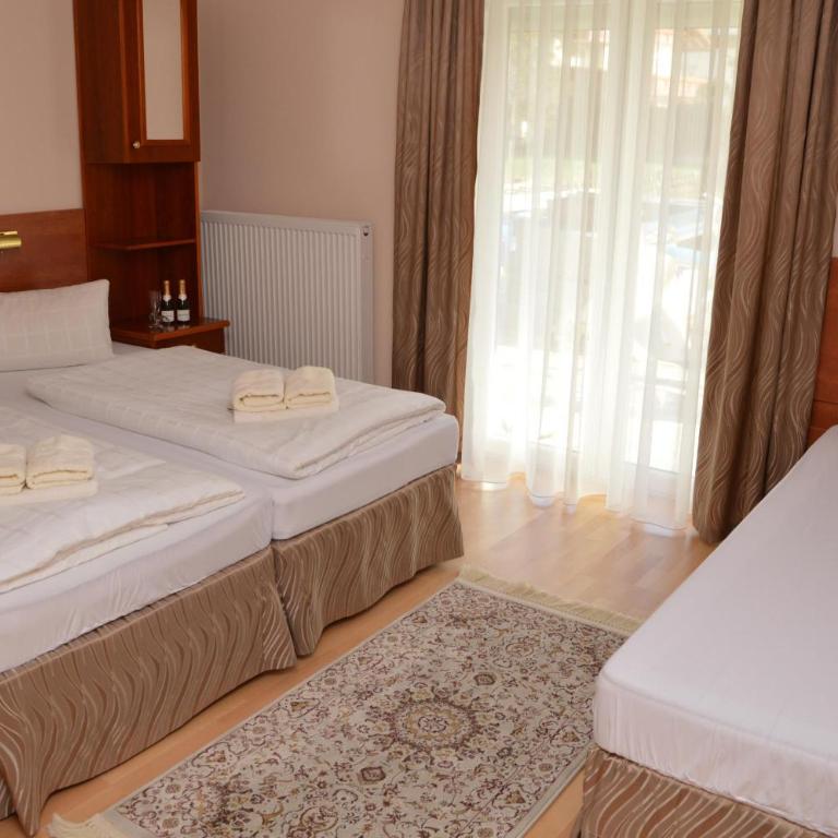 Private Room Pyrkerstraße - Dreibettzimmer - 2