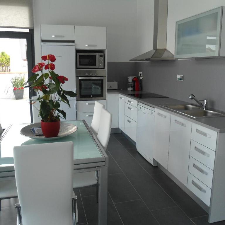 casa Mariona - Four-Bedroom House - 2