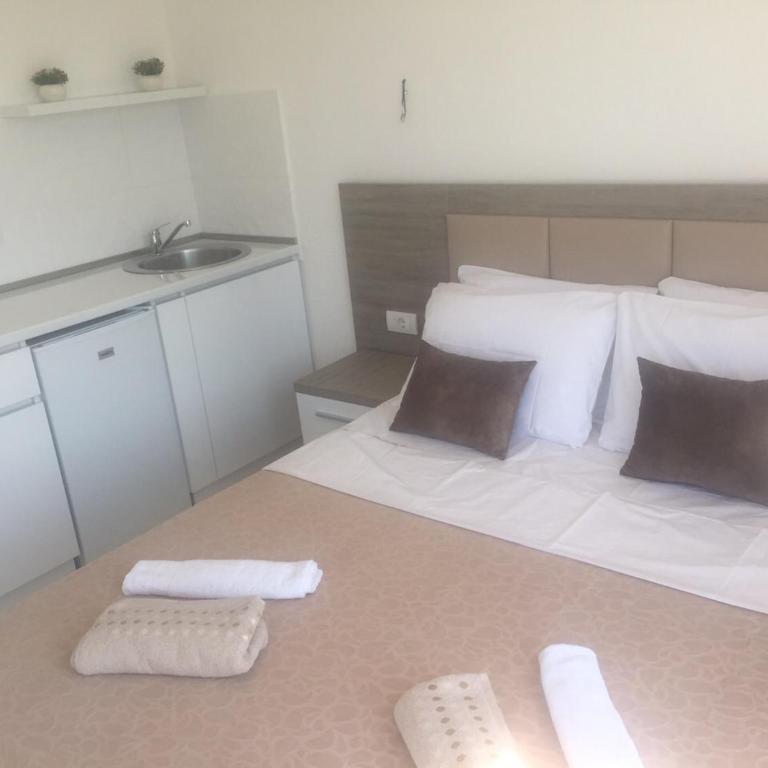 Rasi Luxury Apartments - Deluxe Studio - 2