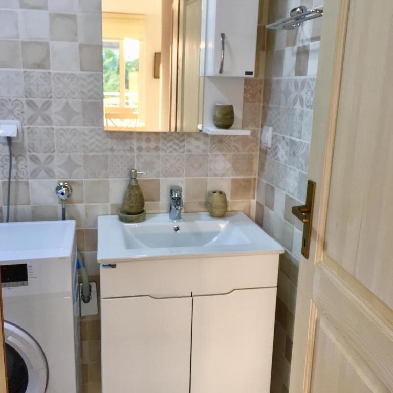 Apartmani Tripović - Apartman sa 3 Spavaće Sobe i Balkonom - 33