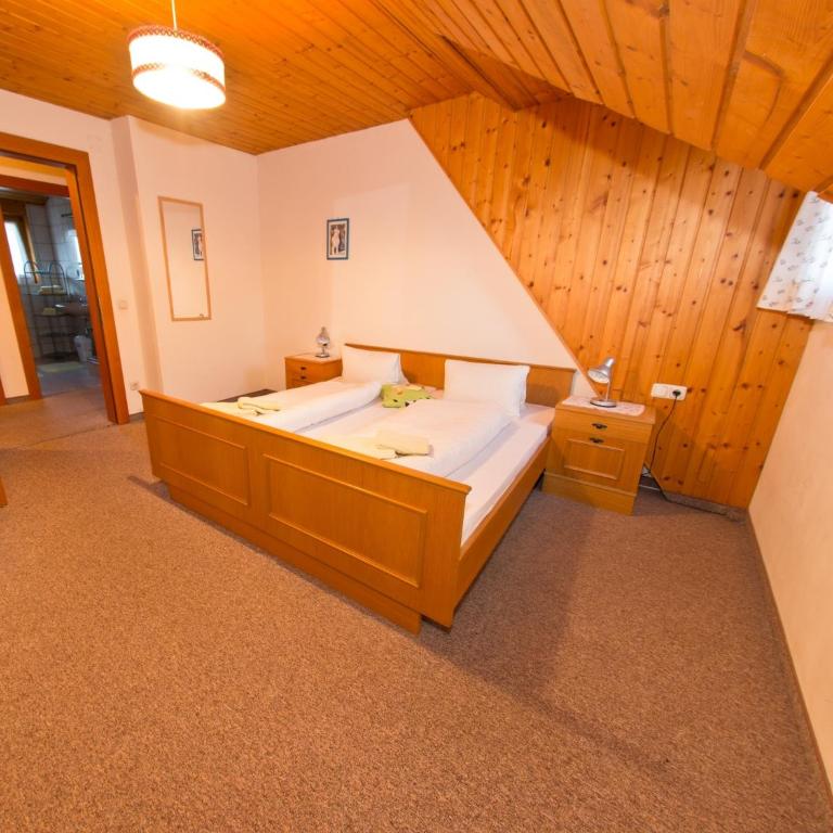 Erlebnisbauernhof Urak - Großes Apartment mit 2 Schlafzimmern und einem Balkon - 6