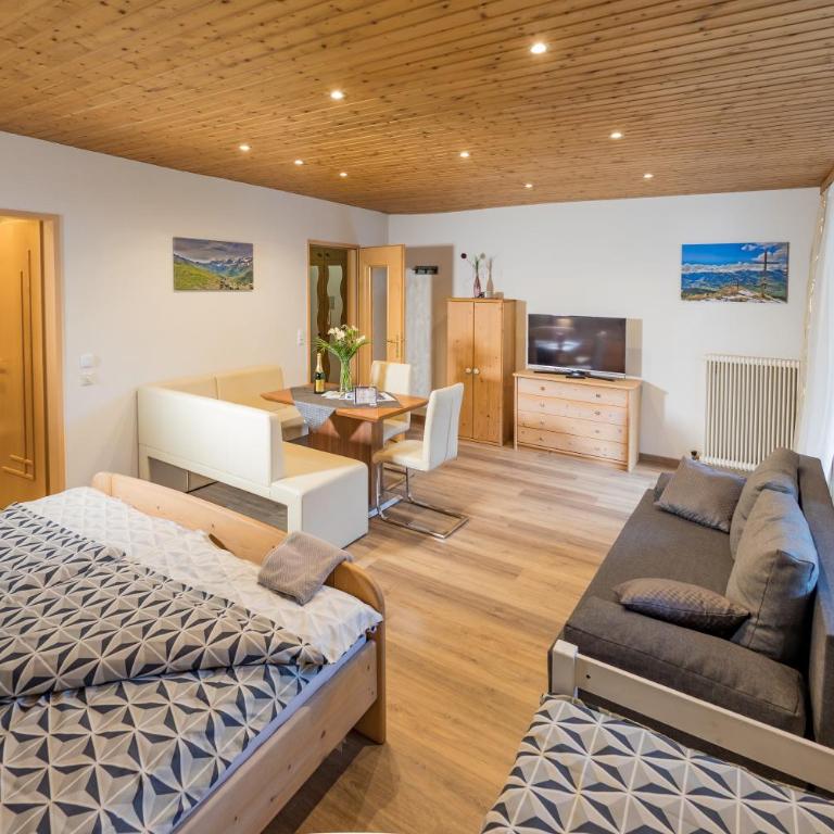 Alpenappartements - Apartment mit 1 Schlafzimmer und Balkon - 2