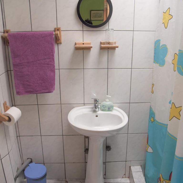 Hostal Sonchek - Habitación Doble con baño privado - 7