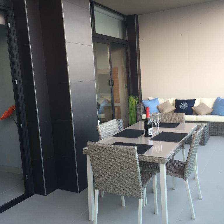Sunset Drive - Deluxe Apartment - 24