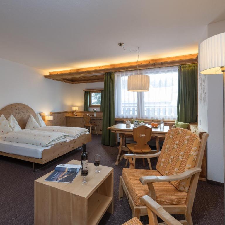 Hotel Seraina - Superior Doppelzimmer mit Balkon - 3