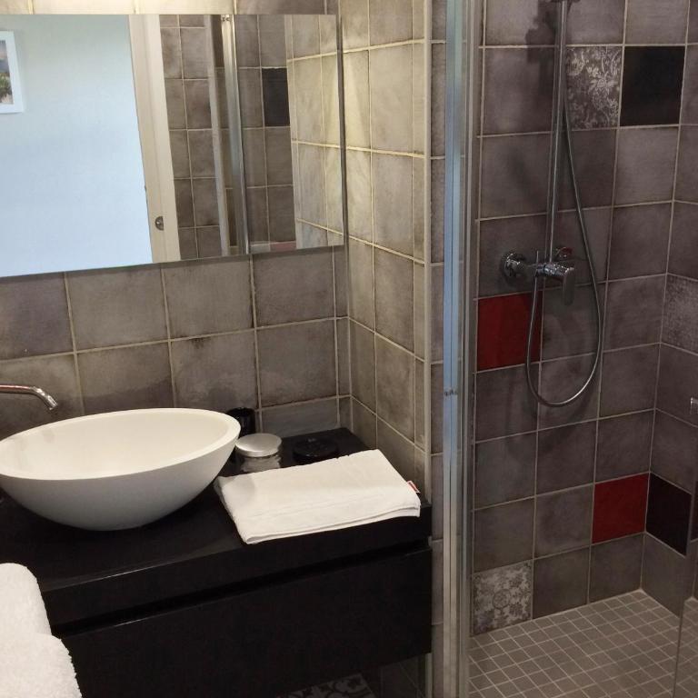 3 chambres d'hôte de charme et chambre de luxe indépendante Ô Bois Plage - Chambre Double - Vue sur Piscine - 6