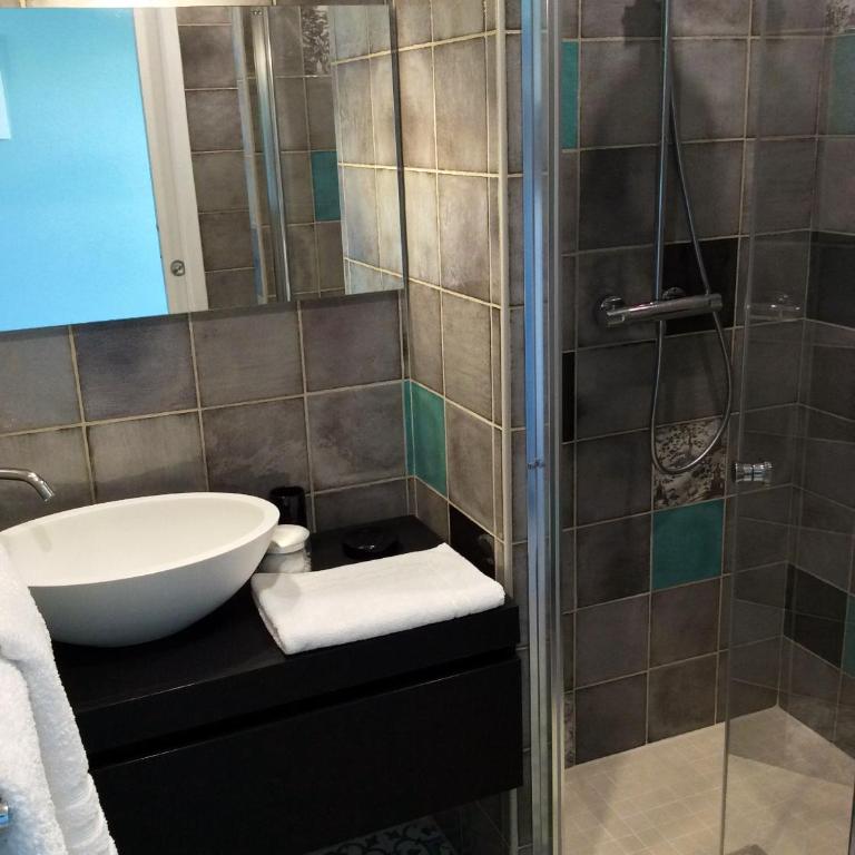 3 chambres d'hôte de charme et chambre de luxe indépendante Ô Bois Plage - Chambre Double - Vue sur Piscine - 4