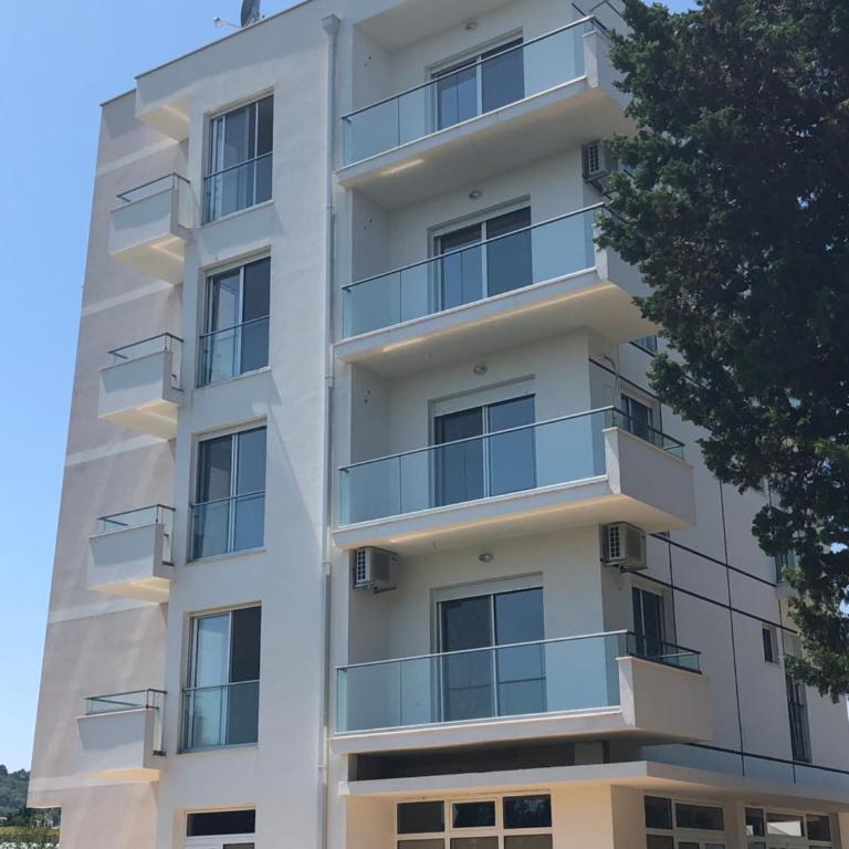 Rasi Luxury Apartments - Deluxe Apartment - 8