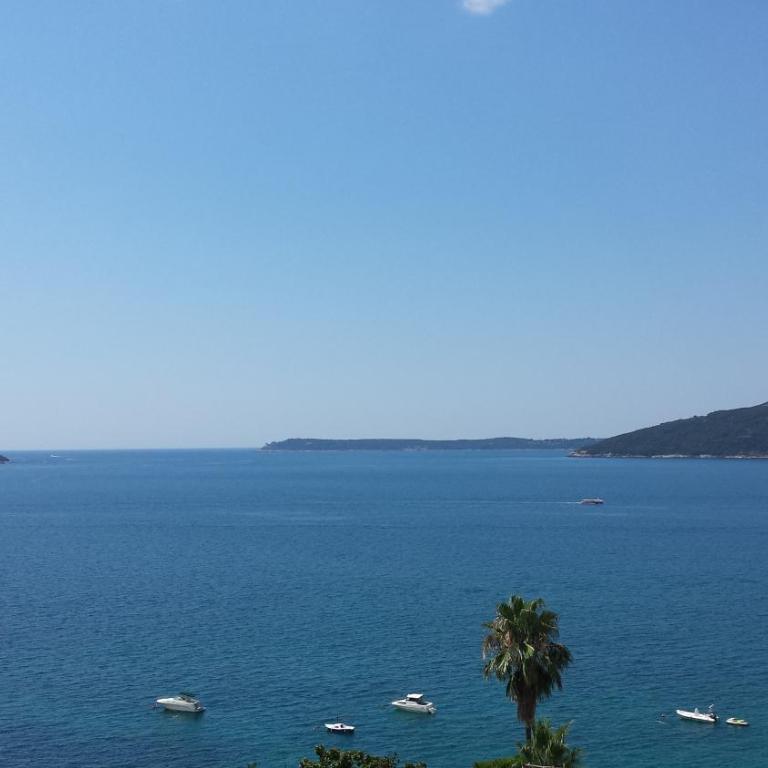 Apartments Milano - Three-Bedroom Apartment - 2