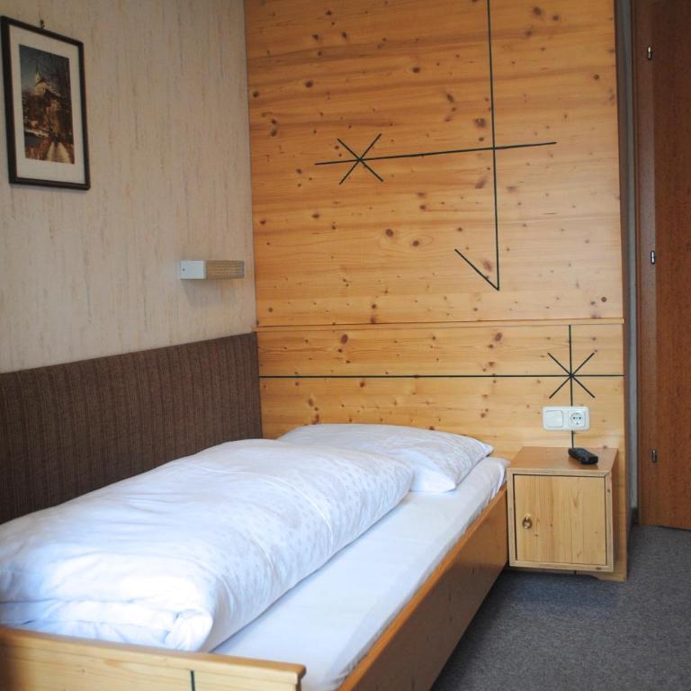 Pension Lachmayr - Sommerkarte inkludiert - Einzelzimmer mit Balkon - 3