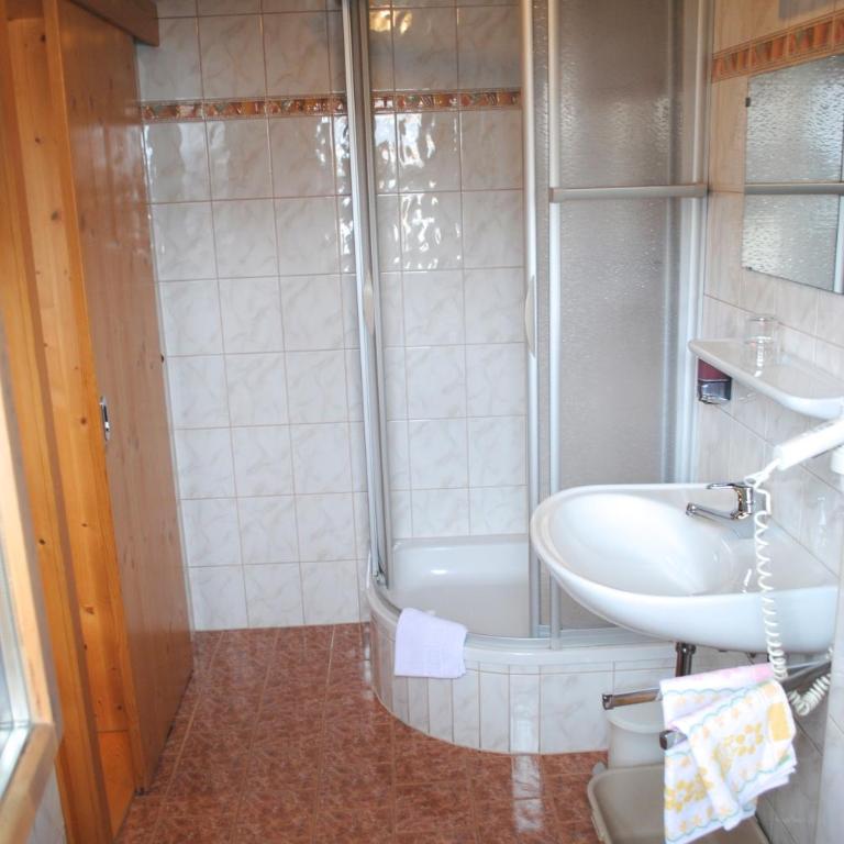 Pension Lachmayr - Sommerkarte inkludiert - Einzelzimmer mit Balkon - 5
