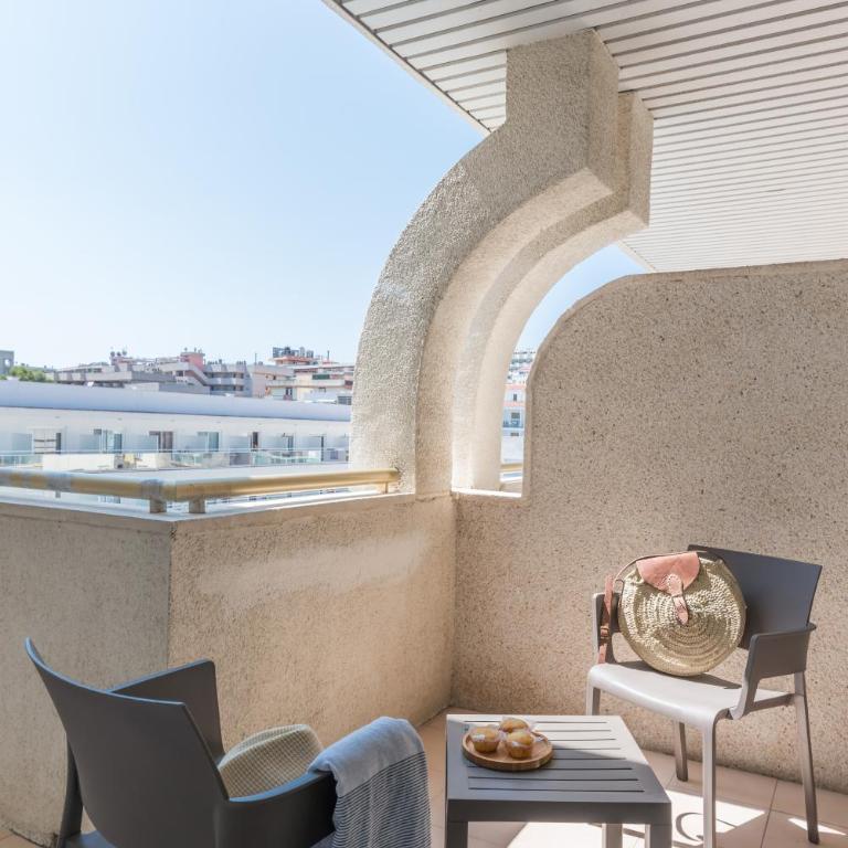 Hotel Salou Beach Family Rentalmar - Habitación Doble con cama supletoria (3 adultos) - 6