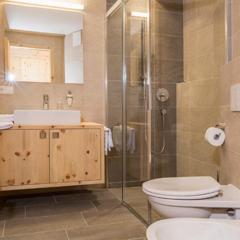 Hotel Schoenblick - Doppelzimmer mit Balkon - 4
