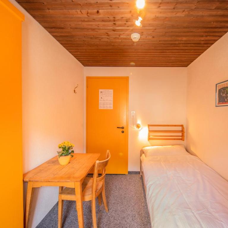 Sportchalet Mürren - Einzelzimmer mit eigenem Bad - 3