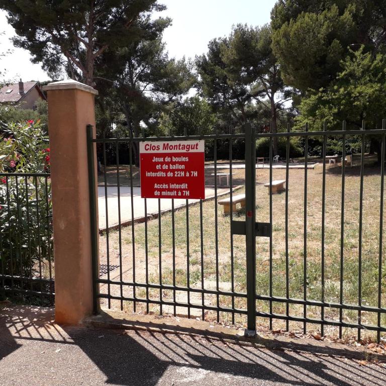 Bandol nature et loisirs: Parking/ Piscine - Apartment - 21