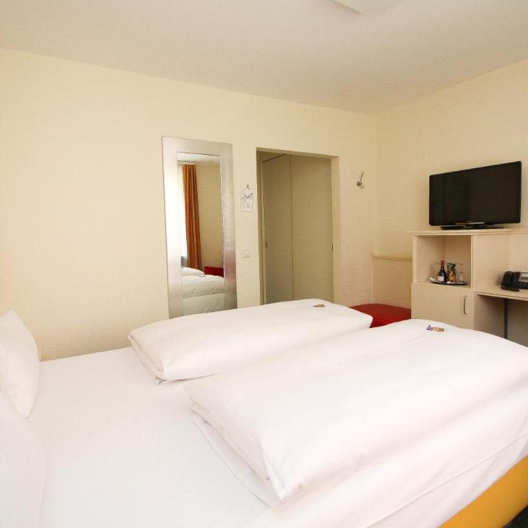Hotel Leopold - Standard Doppelzimmer - 16