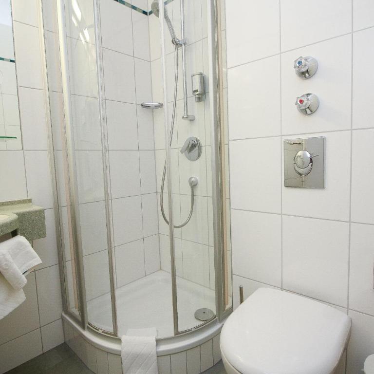 Hotel Leopold - Standard Einzelzimmer - 9