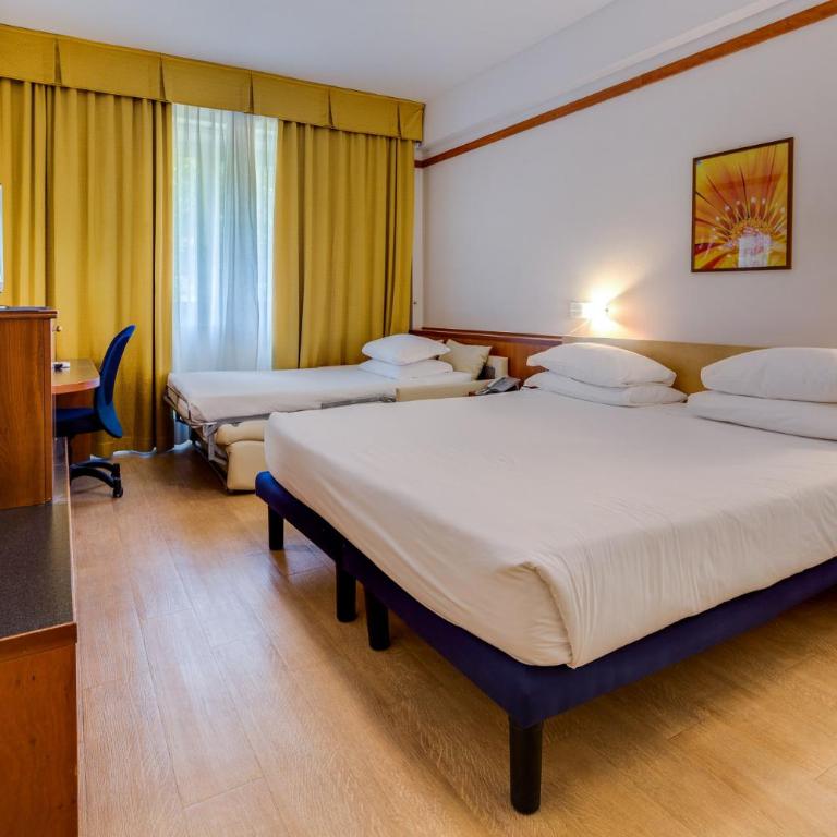 Best Western City Hotel - Classic Queen Room with Single Bed - 14