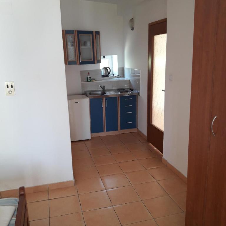 Apartments Vretenicic - One-Bedroom Apartment with Terrace - 9