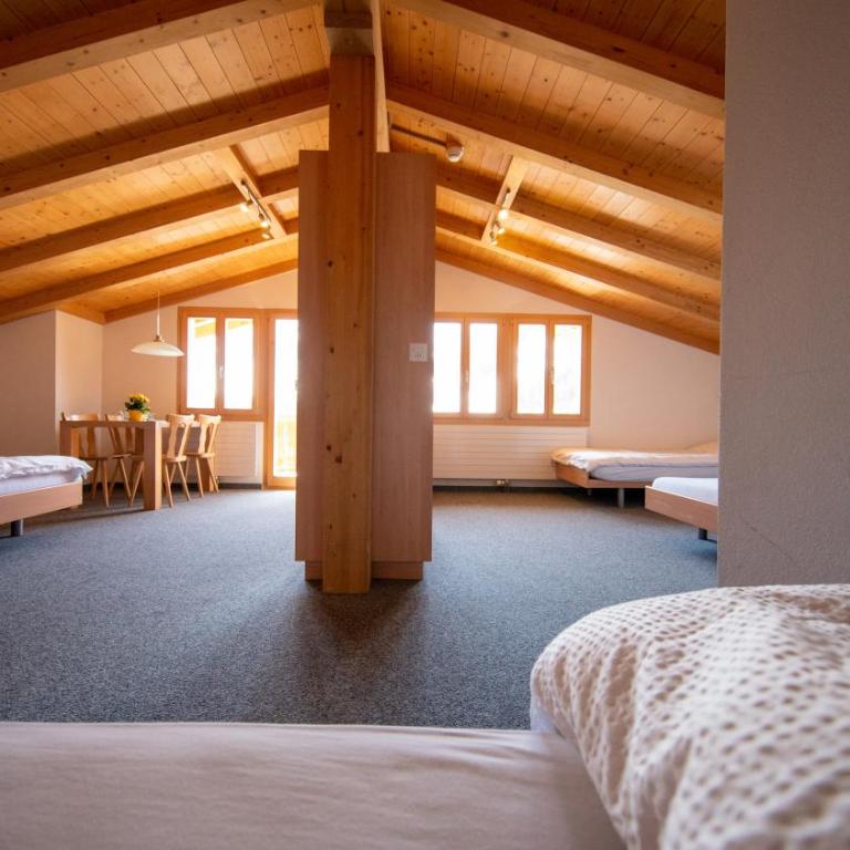 Sportchalet Mürren - Fünfbettzimmer mit eigenem Bad - 1