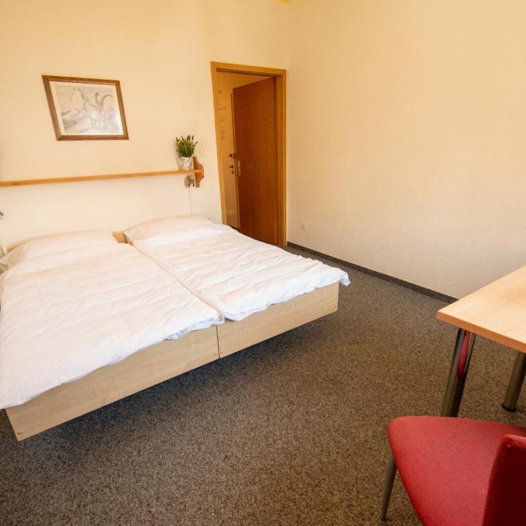 Sportchalet Mürren - Zweibettzimmer mit eigenem Bad - 8