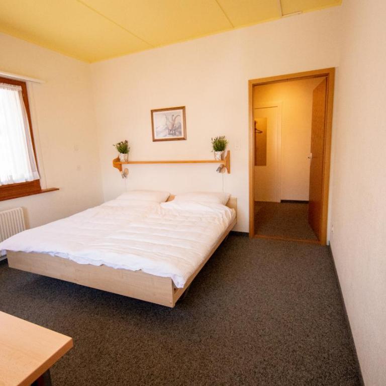 Sportchalet Mürren - Zweibettzimmer mit eigenem Bad - 9