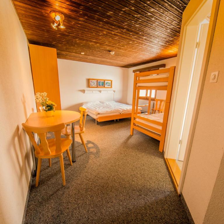 Sportchalet Mürren - Vierbettzimmer mit eigenem Bad - 6