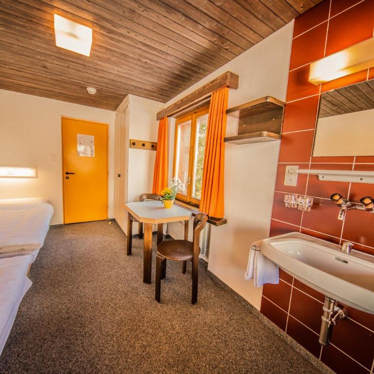 Sportchalet Mürren - Zweibettzimmer mit Gemeinschaftsbad - 3