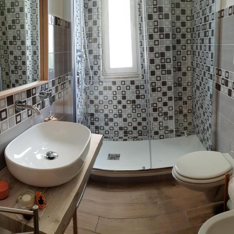 TORRE ANGELLARA B&B - Camera Matrimoniale/Doppia con Letti Singoli con Bagno Privato Esterno - 9