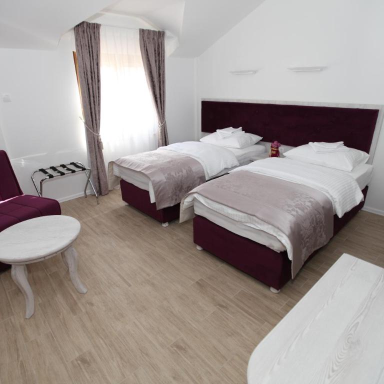 Apis Hotel - Deluks Trokrevetna Soba - 4