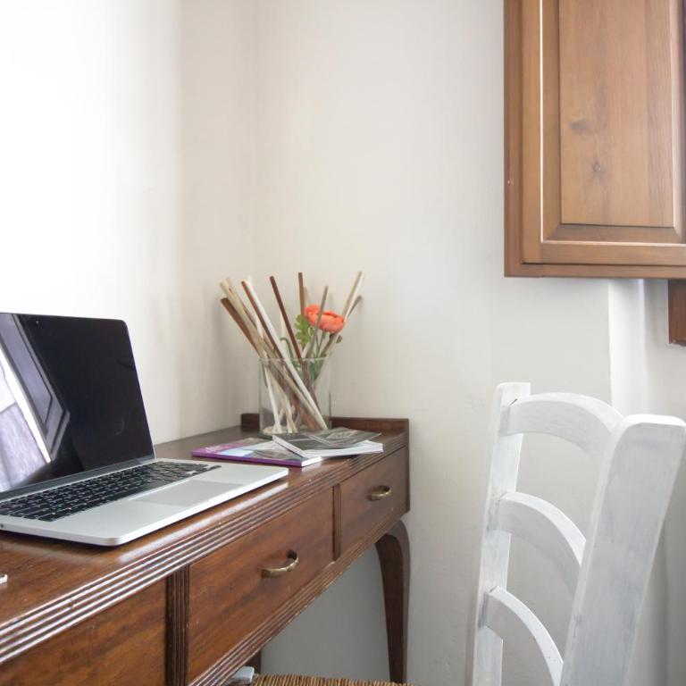 Il Ghiro Guest House - Double Room with En-Suite Bathroom - 1