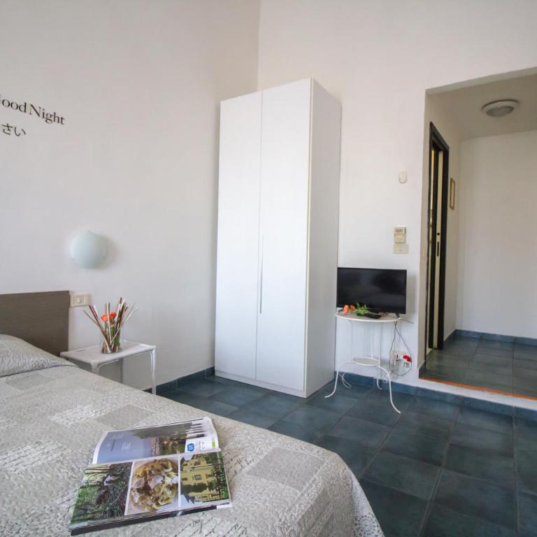 Il Ghiro Guest House - Double Room with En-Suite Bathroom - 6