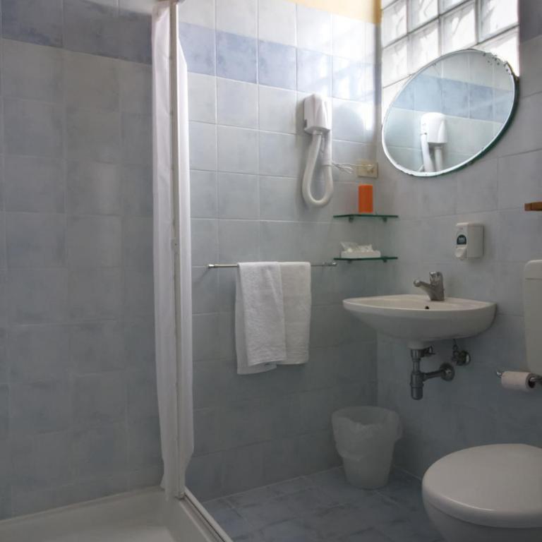 Il Ghiro Guest House - Double Room with En-Suite Bathroom - 8