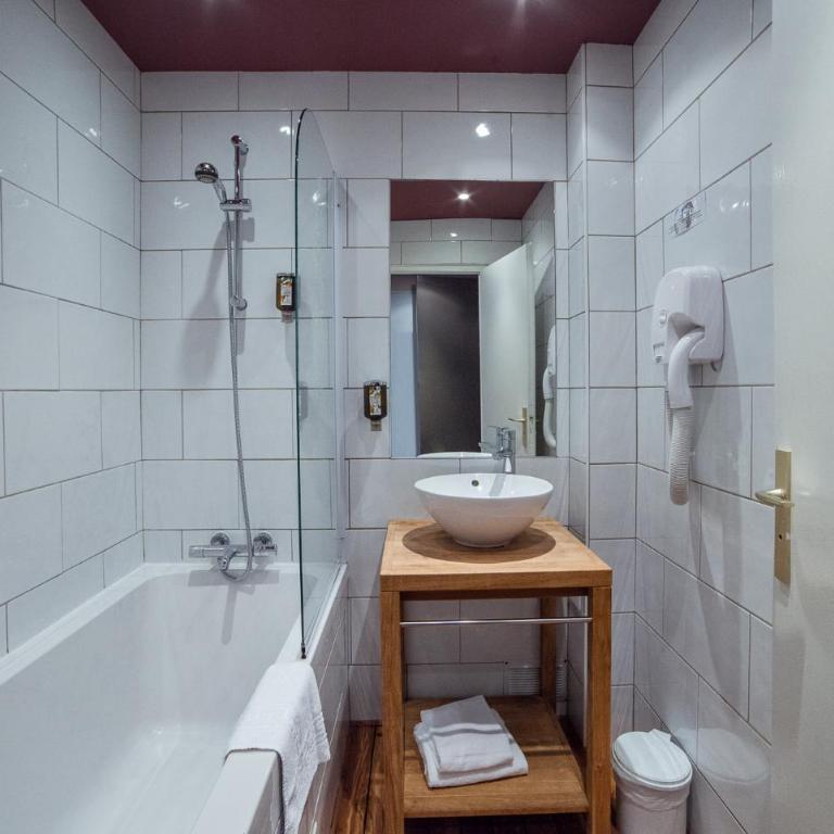 Hôtel De La Paix - Chambre Double - Côté Village - 1